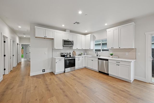 7912 35th Ave, Sacramento, CA 95824