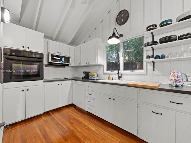 3558 Royal Palm Ave, Miami, FL 33133