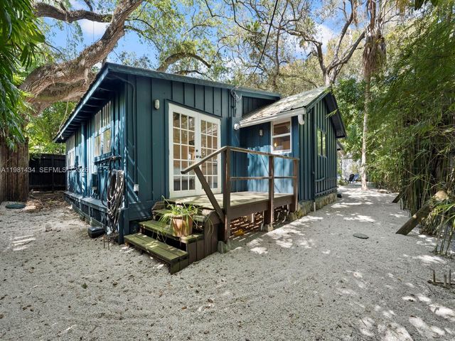 3558 Royal Palm Ave, Miami, FL 33133