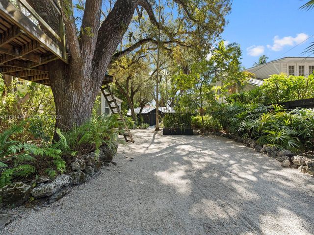 3558 Royal Palm Ave, Miami, FL 33133