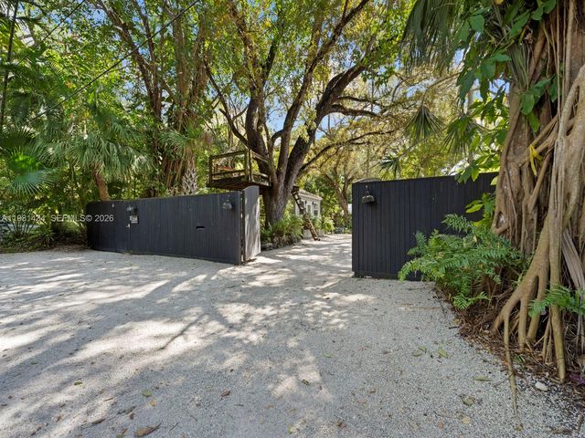 3558 Royal Palm Ave, Miami, FL 33133