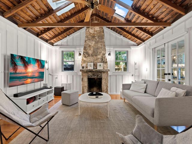 3558 Royal Palm Ave, Miami, FL 33133