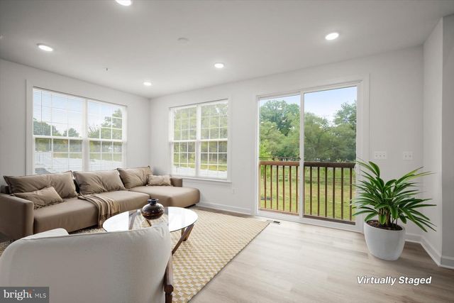 6801 FOUNTAIN PARK DR, Glenn Dale, MD 20769