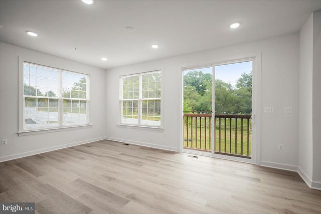 6801 FOUNTAIN PARK DR, Glenn Dale, MD 20769