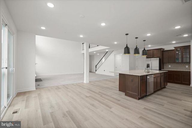 6801 FOUNTAIN PARK DR, Glenn Dale, MD 20769
