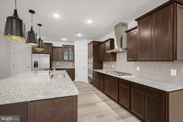 6801 FOUNTAIN PARK DR, Glenn Dale, MD 20769