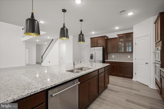 6801 FOUNTAIN PARK DR, Glenn Dale, MD 20769