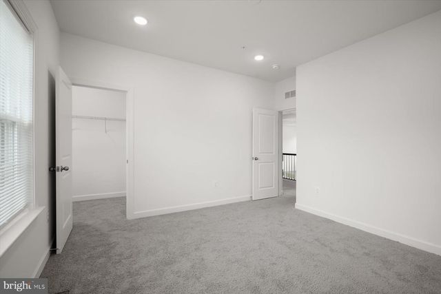 6801 FOUNTAIN PARK DR, Glenn Dale, MD 20769