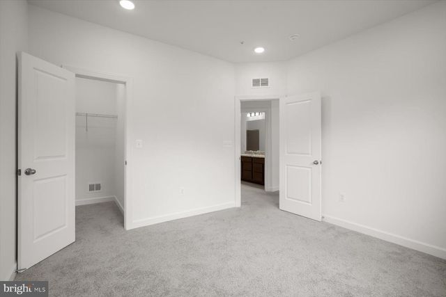 6801 FOUNTAIN PARK DR, Glenn Dale, MD 20769