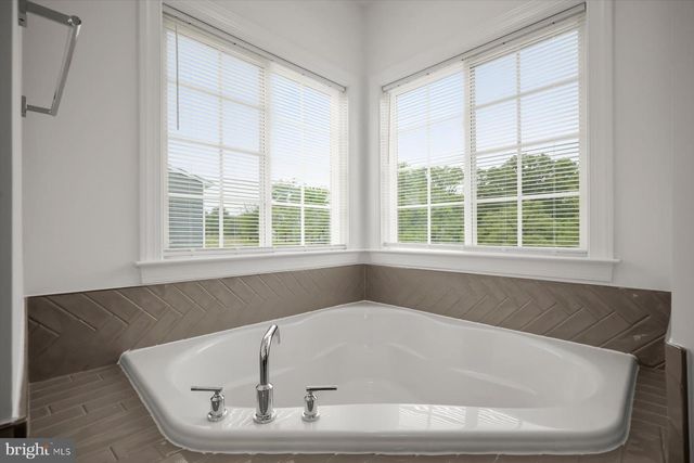 6801 FOUNTAIN PARK DR, Glenn Dale, MD 20769
