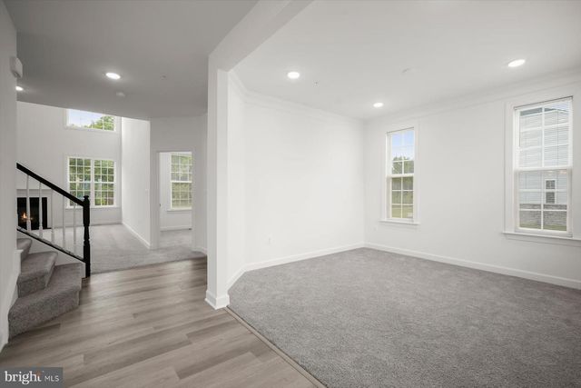6801 FOUNTAIN PARK DR, Glenn Dale, MD 20769