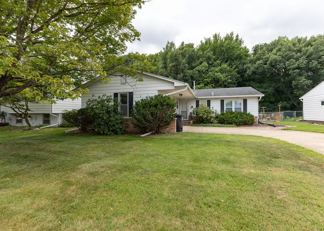 1901 47th Street Court, Moline, IL 61265