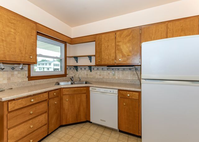 1901 47th Street Court, Moline, IL 61265