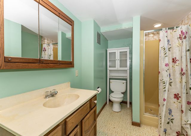 1901 47th Street Court, Moline, IL 61265