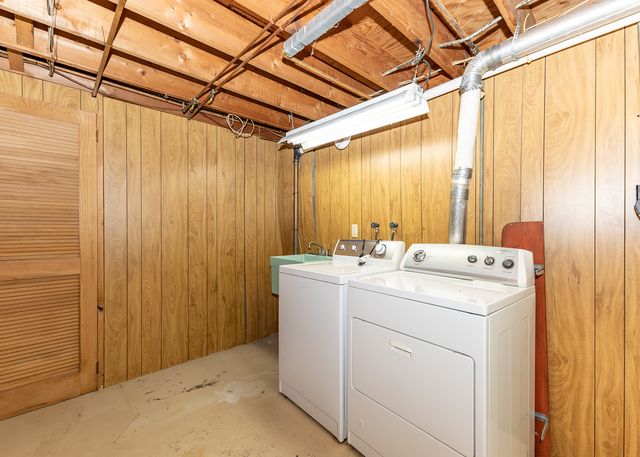 1901 47th Street Court, Moline, IL 61265