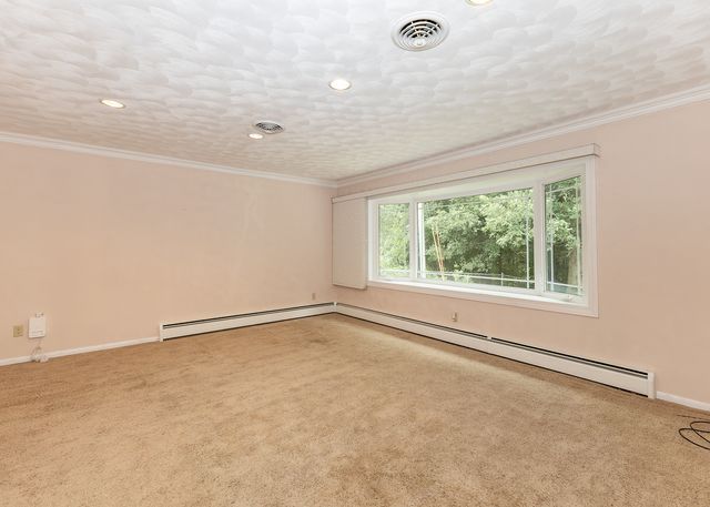 1901 47th Street Court, Moline, IL 61265