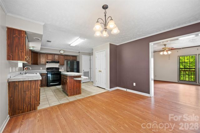 6582 Hoot Owls Hollow Road, Hickory, NC 28602