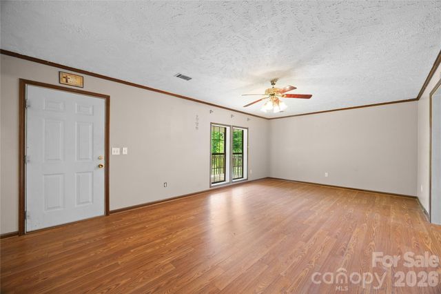 6582 Hoot Owls Hollow Road, Hickory, NC 28602