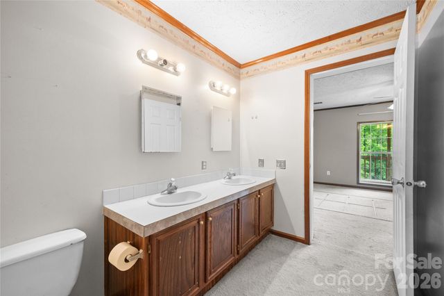 6582 Hoot Owls Hollow Road, Hickory, NC 28602