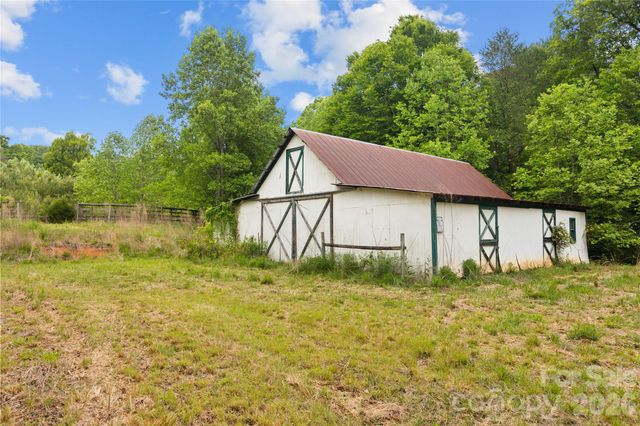 6582 Hoot Owls Hollow Road, Hickory, NC 28602