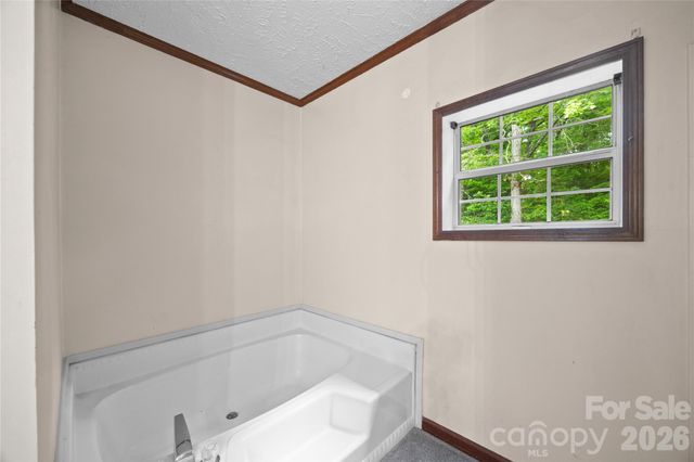 6582 Hoot Owls Hollow Road, Hickory, NC 28602