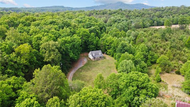 6582 Hoot Owls Hollow Road, Hickory, NC 28602