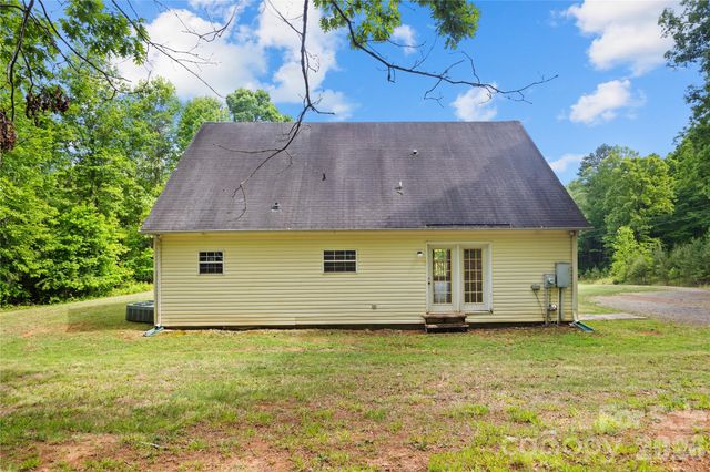 6582 Hoot Owls Hollow Road, Hickory, NC 28602