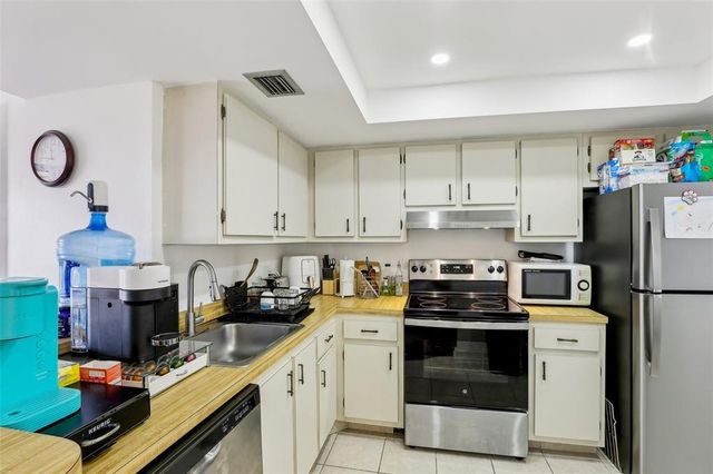 5570 NW 44th St 510A, Lauderhill, FL 33319