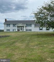 1915 BACHMAN VALLEY RD, Manchester, MD 21102