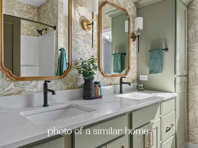 7105 Black Oak Drive, Bettendorf, IA 52722