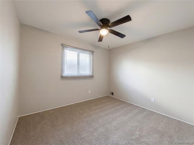 7912 Pine Street, Taylor, MI 48180