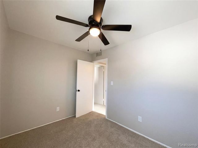 7912 Pine Street, Taylor, MI 48180