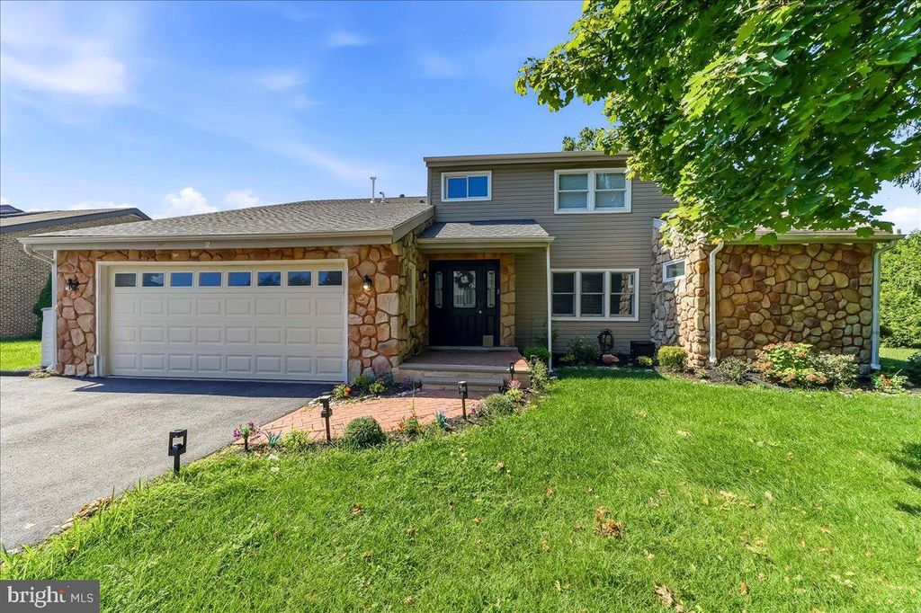 2 PAXON CIR, BROOMALL, PA 19008 — exterior