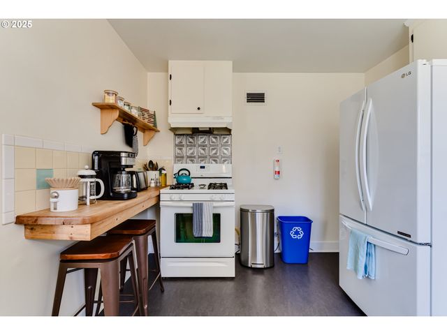 439 ALMADEN St, Eugene, OR 97402