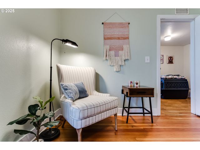 439 ALMADEN St, Eugene, OR 97402