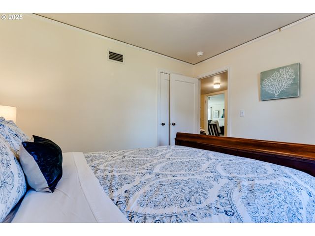 439 ALMADEN St, Eugene, OR 97402