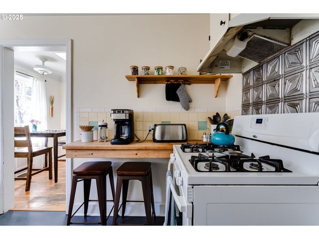 439 ALMADEN St, Eugene, OR 97402