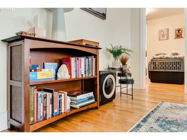 439 ALMADEN St, Eugene, OR 97402