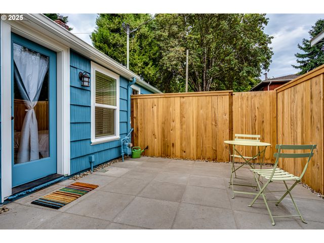 439 ALMADEN St, Eugene, OR 97402