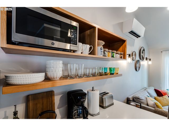 439 ALMADEN St, Eugene, OR 97402