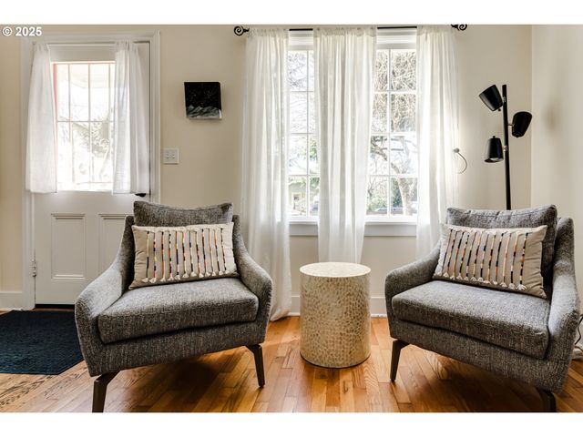 439 ALMADEN St, Eugene, OR 97402