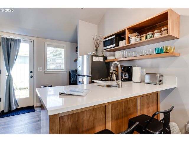 439 ALMADEN St, Eugene, OR 97402