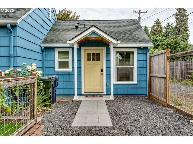 439 ALMADEN St, Eugene, OR 97402