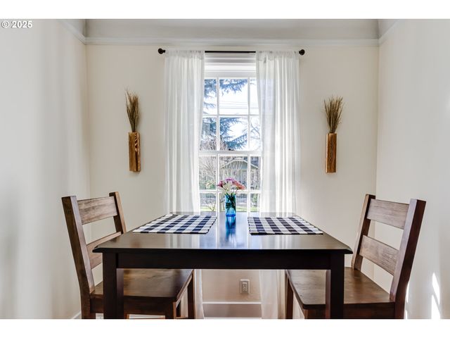 439 ALMADEN St, Eugene, OR 97402