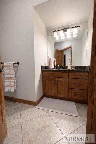 63 Mountain View Road, Salmon, ID 83467