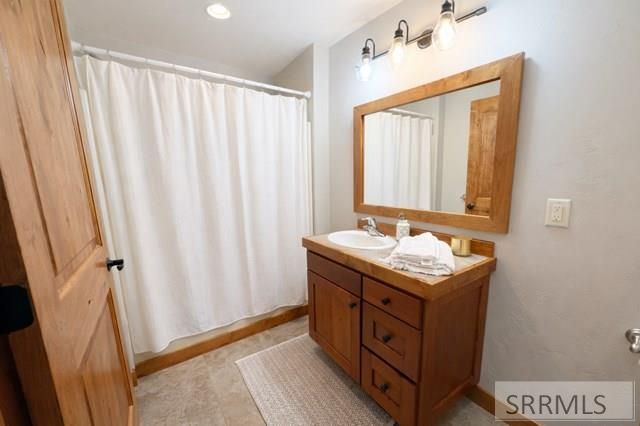 63 Mountain View Road, Salmon, ID 83467