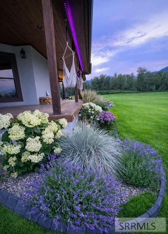 63 Mountain View Road, Salmon, ID 83467