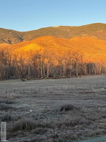 63 Mountain View Road, Salmon, ID 83467