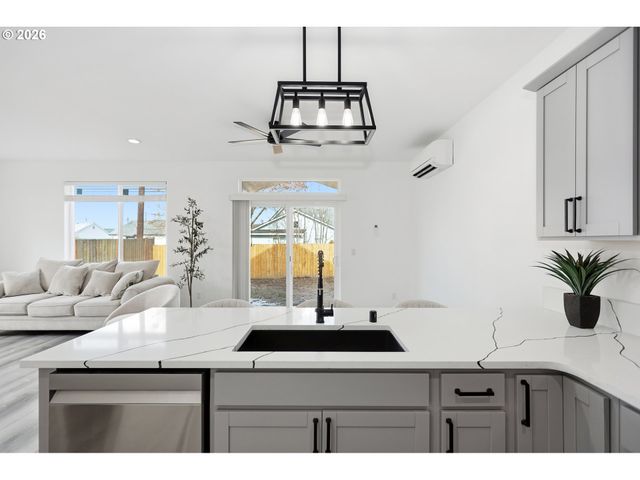 511 E COLLINS St, Goldendale, WA 98620