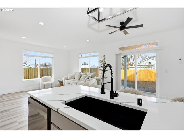 511 E COLLINS St, Goldendale, WA 98620